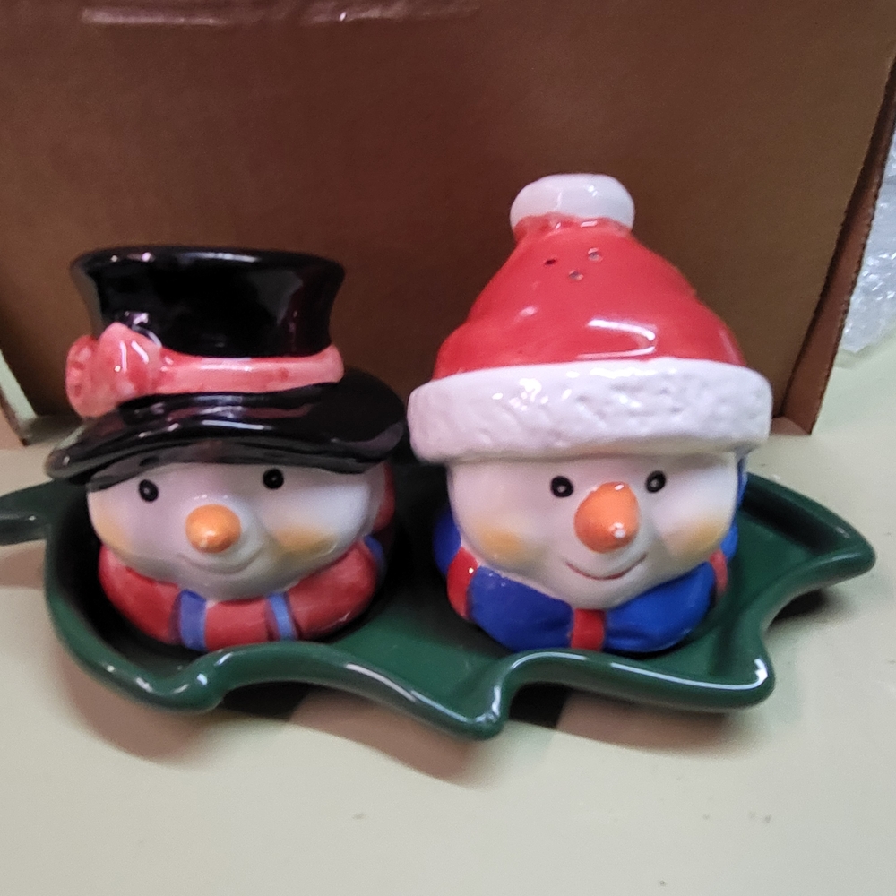 Festive Snowman Salt and Pepper Shaker Set